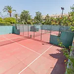 Cubo's Mimosas & Parking Апартаменти