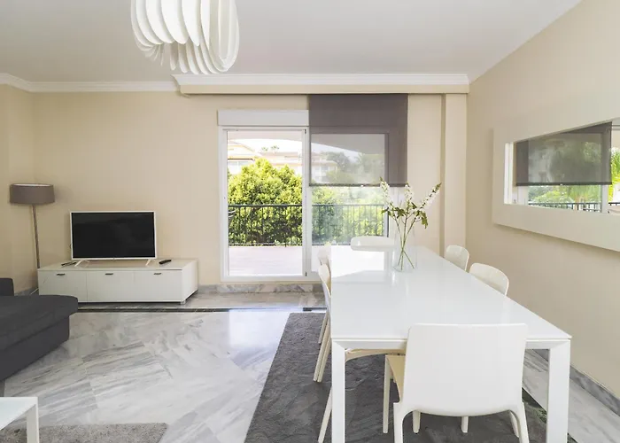 Apartamento Cubo's Mimosas & Parking Marbella