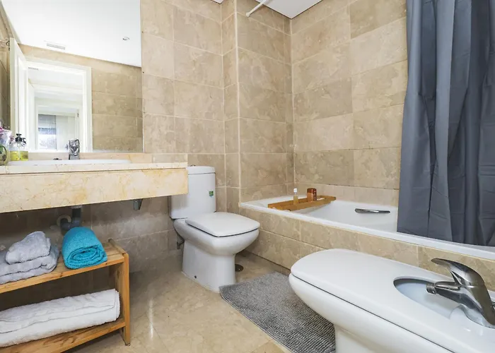 Daire Cubo's Mimosas & Parking *