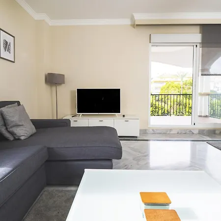 Apartment Cubo's Mimosas & Parking Marbella