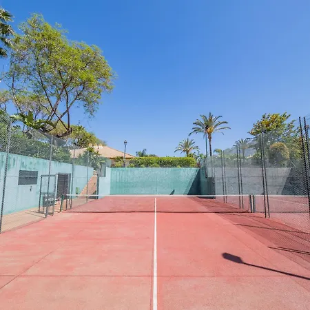 Cubo's Mimosas & Parking Apartment