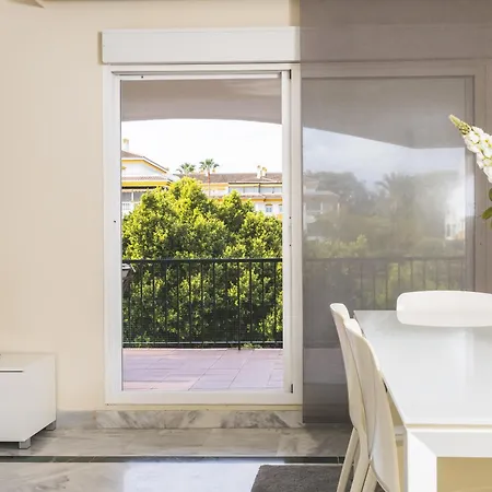Apartment Cubo's Mimosas & Parking