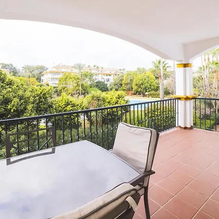 Cubo's Mimosas & Parking Apartment Marbella